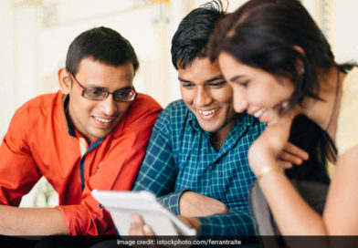 कक्षा 12वीं का हिन्दी का पेपर सोशल मीडिया पर हुआ वायरल कक्षा 12वीं का हिन्दी का पेपर सोशल मीडिया पर हुआ वायरल